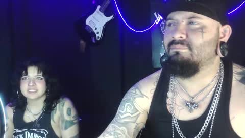 darkclothes online show from October 2025 04:40:02 AM