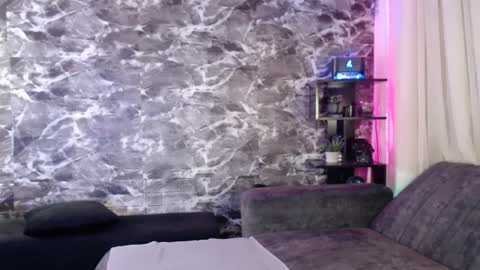 Snapshot of darkly_waxx chatting on January 2025 07:39:01 PM New account. Help me reach 100 thumbs up online show from January 2025 07:39:01 PM