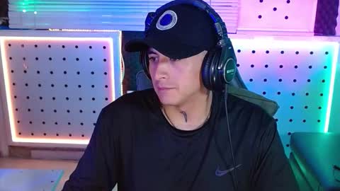 DARKO0717 online show from February 2026 01:43:01 AM