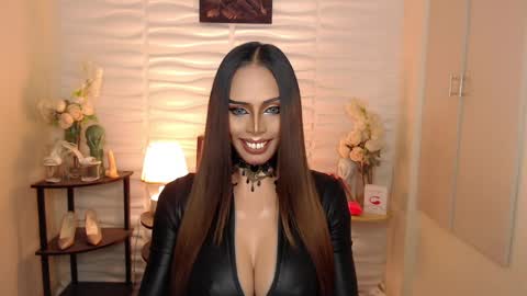 Snapshot of darksoul_mistress chatting on December 2024 10:08:02 AM HAPPY BIRTHDAY MISTRESS MADRIANA online show from December 2024 10:08:02 AM