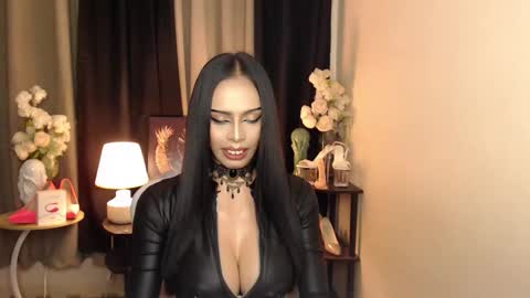 Snapshot of darksoul_mistress chatting on January 2025 05:42:02 AM HAPPY BIRTHDAY MISTRESS MADRIANA online show from January 2025 05:42:02 AM