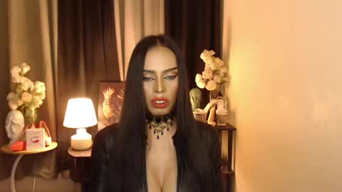 Snapshot of darksoul_mistress chatting on January 2025 01:19:01 PM HAPPY BIRTHDAY MISTRESS MADRIANA online show from January 2025 01:19:01 PM