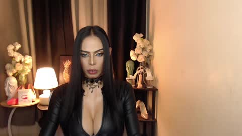 Snapshot of darksoul_mistress chatting on January 2025 08:57:02 AM HAPPY BIRTHDAY MISTRESS MADRIANA online show from January 2025 08:57:02 AM