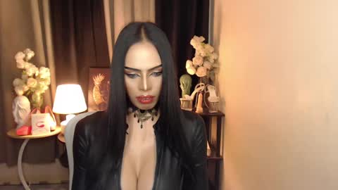 Snapshot of darksoul_mistress chatting on January 2025 12:01:01 PM HAPPY BIRTHDAY MISTRESS MADRIANA online show from January 2025 12:01:01 PM