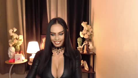 Snapshot of darksoul_mistress chatting on January 2025 12:27:01 PM HAPPY BIRTHDAY MISTRESS MADRIANA online show from January 2025 12:27:01 PM