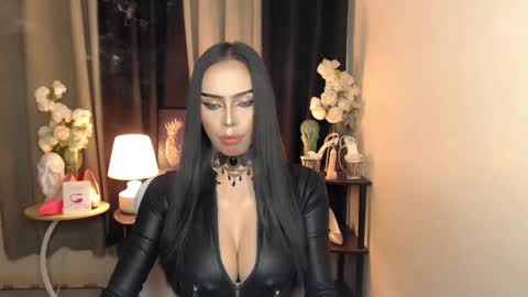 Snapshot of darksoul_mistress chatting on February 2025 10:05:01 AM HAPPY BIRTHDAY MISTRESS MADRIANA online show from February 2025 10:05:01 AM