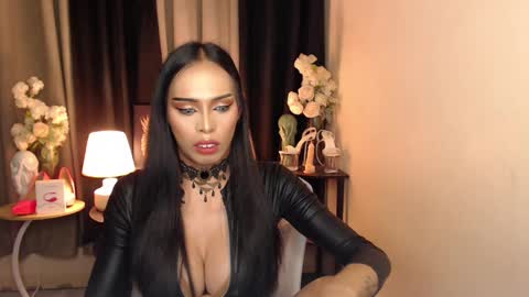 Snapshot of darksoul_mistress chatting on February 2025 05:03:02 PM HAPPY BIRTHDAY MISTRESS MADRIANA online show from February 2025 05:03:02 PM