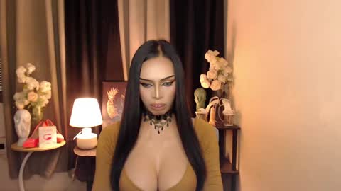 Snapshot of darksoul_mistress chatting on February 2025 11:55:02 AM HAPPY BIRTHDAY MISTRESS MADRIANA online show from February 2025 11:55:02 AM