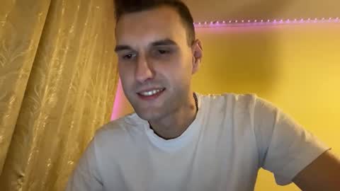 Snapshot of darktempt_ chatting on November 2025 08:30:02 PM Nick online show from November 2025 08:30:02 PM