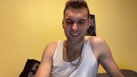 Snapshot of darktempt_ chatting on November 2025 08:19:01 PM Nick online show from November 2025 08:19:01 PM