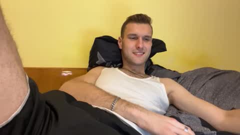 Snapshot of darktempt_ chatting on November 2025 08:31:01 PM Nick online show from November 2025 08:31:01 PM