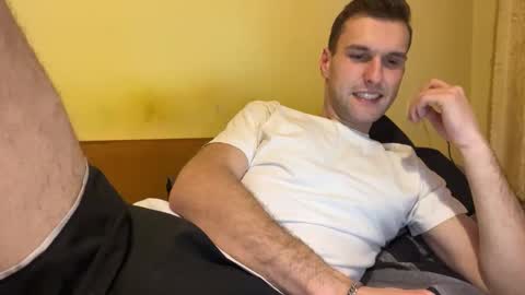 Snapshot of darktempt_ chatting on December 2025 08:38:01 PM Nick online show from December 2025 08:38:01 PM