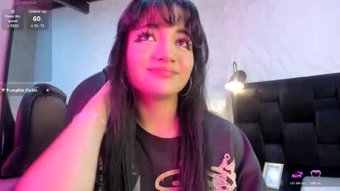 Snapshot of darky_doll chatting on December 2025 08:29:01 PM Darky Doll online show from December 2025 08:29:01 PM