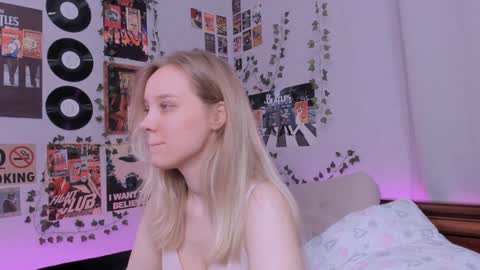 lina online show from December 2024 08:43:02 PM