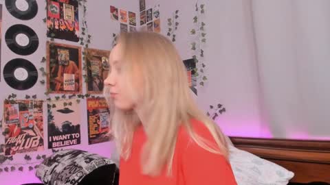 lina online show from December 2024 08:25:01 PM