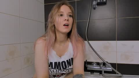 lina online show from January 2025 08:42:01 PM