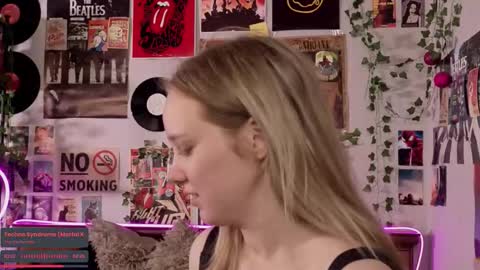 lina online show from September 2025 09:18:01 PM