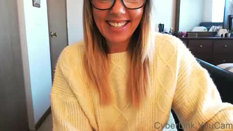 Snapshot of darlingd77 chatting on January 2025 02:26:01 PM DarlingD online show from January 2025 02:26:01 PM