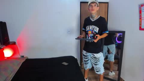 darwin_stark online show from May 2026 02:41:01 AM