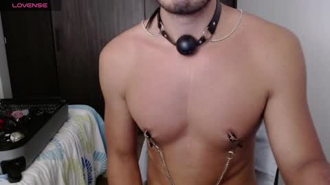 Snapshot of dave02_ chatting on January 2025 10:37:01 PM David online show from January 2025 10:37:01 PM