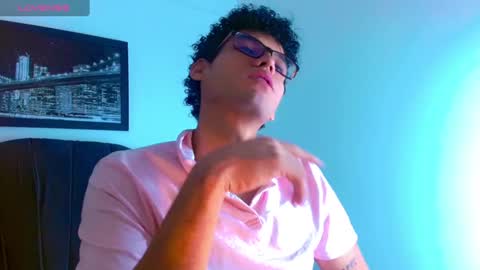 Snapshot of dave_20cm_ chatting on January 2025 07:38:01 PM dave_20cm_ online show from January 2025 07:38:01 PM