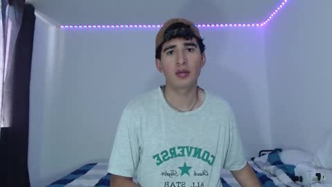 Snapshot of dave_hot1 chatting on December 2025 06:25:02 PM David online show from December 2025 06:25:02 PM