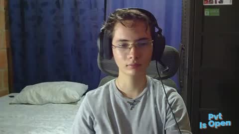 Snapshot of david_colombian chatting on June 2026 07:14:01 PM ProgrammerBoy online show from June 2026 07:14:01 PM