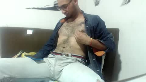 Snapshot of david_hot12 chatting on January 2025 11:10:02 PM david online show from January 2025 11:10:02 PM