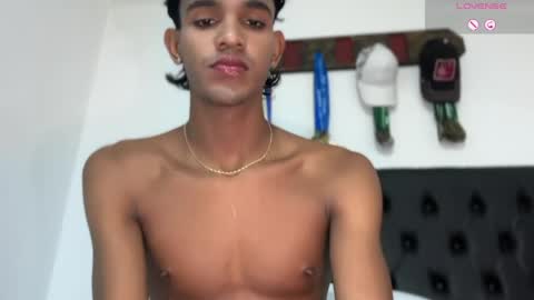 david_hot44 online show from May 2026 11:12:01 PM
