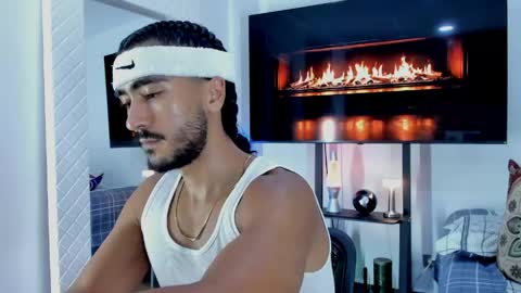 Hey im David that loves to explore and speak their fantasies. Very open talktative and nice. Feel free to chat with me online show from May 2026 01:10:02 AM