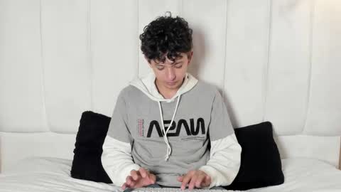 Roy online show from February 2026 12:45:01 PM