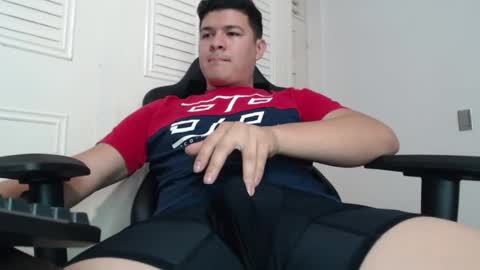 Snapshot of david_smit_ chatting on December 2024 03:05:02 PM david smit online show from December 2024 03:05:02 PM