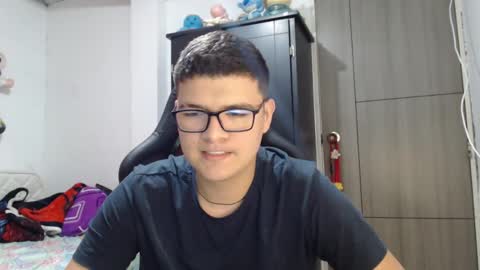 Snapshot of david_smit_ chatting on March 2025 06:22:02 PM david smit online show from March 2025 06:22:02 PM