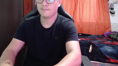 Snapshot of david_smit_ chatting on March 2025 03:45:02 PM david smit online show from March 2025 03:45:02 PM