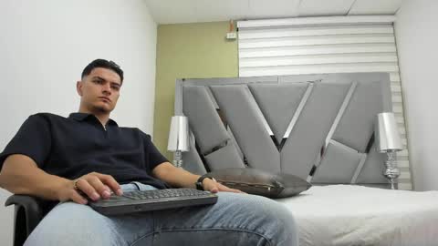 david_victoriaa online show from May 2026 01:09:02 PM