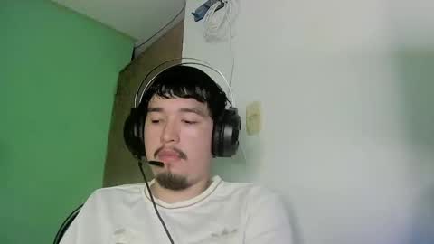 Snapshot of davidlasecuela chatting on February 2026 04:42:02 AM DavidSkinny online show from February 2026 04:42:02 AM