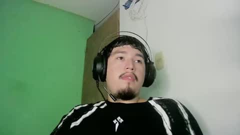 Snapshot of davidlasecuela chatting on February 2026 10:50:02 PM DavidSkinny online show from February 2026 10:50:02 PM