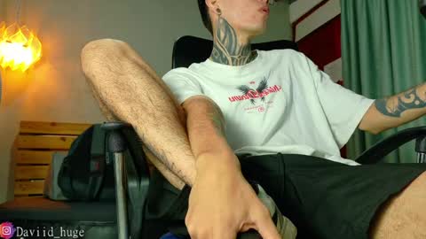 daviid_huge online show from May 2026 02:18:01 AM