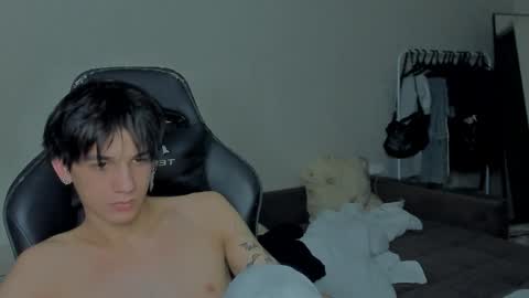 davis online show from December 2024 10:03:02 PM