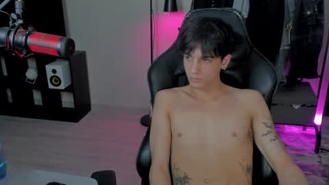 davis online show from January 2025 09:48:02 PM