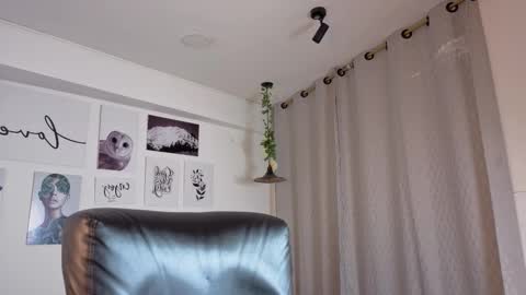 davoxer online show from December 2025 03:11:01 AM