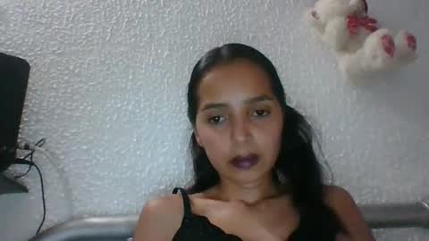 Snapshot of dayana_cruz chatting on April 2026 08:35:02 PM dayana_cruz online show from April 2026 08:35:02 PM
