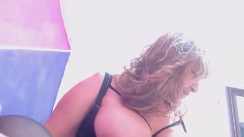 dayana online show from April 2026 08:11:02 PM