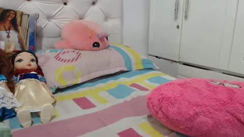 instagram  catherin dayana reina online show from December 2024 05:04:02 PM