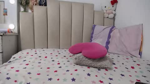 instagram  catherin dayana reina online show from February 2026 03:34:02 PM