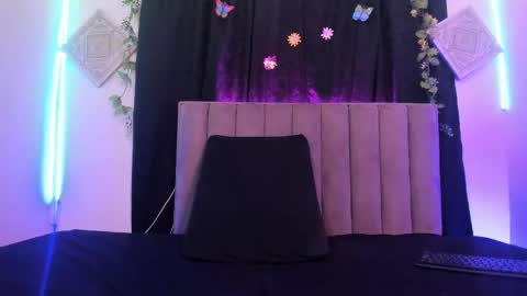 dayanroux online show from October 2025 01:08:01 PM