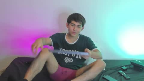 Snapshot of dayner_fox chatting on January 2026 06:40:01 AM dayner_fox online show from January 2026 06:40:01 AM