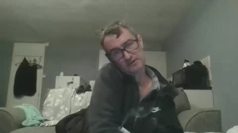 Snapshot of dazzill chatting on November 2025 04:42:01 PM Dazzill online show from November 2025 04:42:01 PM