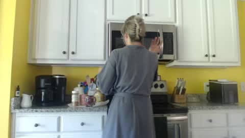 blondemamabalddaddy online show from June 2026 01:06:02 PM