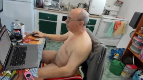 Snapshot of dbpit65 chatting on December 2024 02:12:01 PM Daniel online show from December 2024 02:12:01 PM